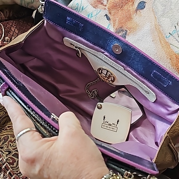 Unique Henri Bendel Clutch/Crossbody with Mirror & Shoulder Strap - Picture 12 of 16